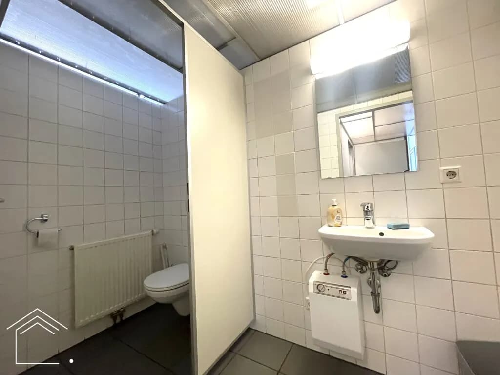 1-Zimmer-Gewerbeimmobilie mieten in Wien – 115 m², € 1.917 – Bild 16 von 16