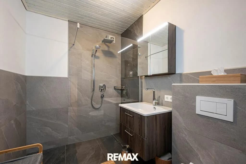 7-Zimmer-Gewerbeimmobilie kaufen in Sankt Johann im Pongau – 150 m², € 990.000 – Bild 9 von 14
