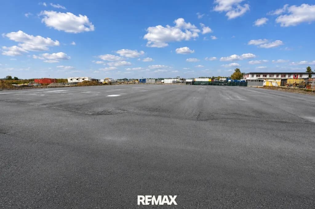 Gewerbeimmobilie mieten in Baden – 4 500 m², € 2 – Bild 2 von 2
