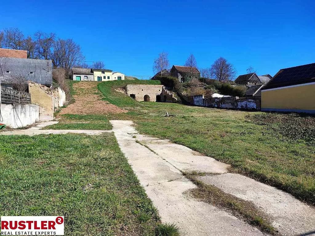 Grundstück kaufen in Gänserndorf – 8 346 m², € 195.000