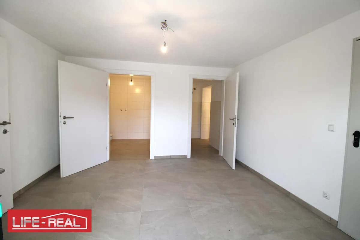 2-Zimmer-Gewerbeimmobilie mieten in Eferding – 123 m², € 833 – Bild 8 von 13