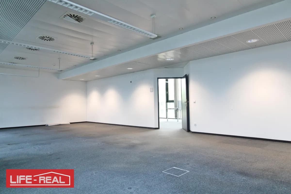 Gewerbeimmobilie mieten in Linz – 979 m², € 16.219 – Bild 8 von 54