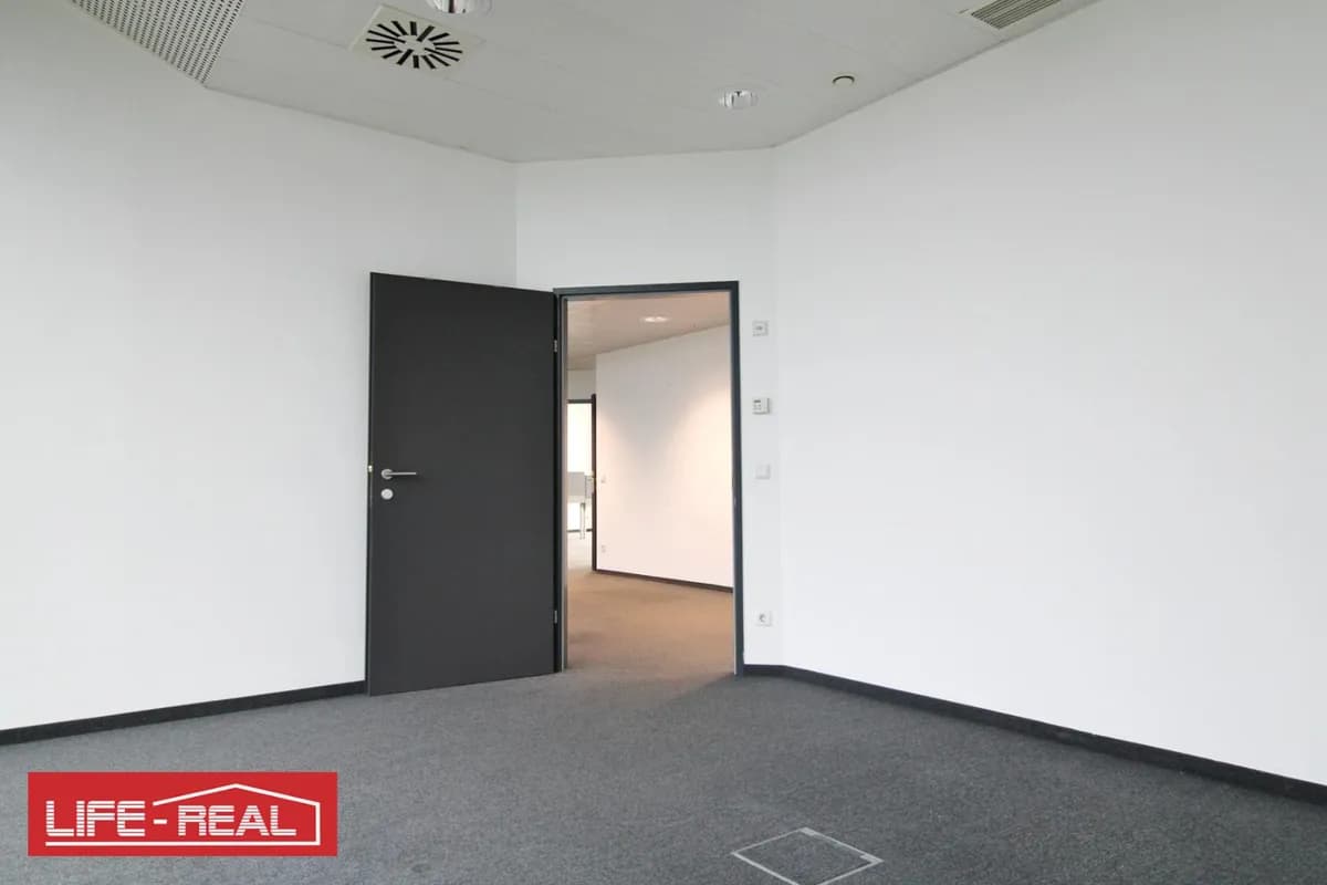 Gewerbeimmobilie mieten in Linz – 979 m², € 16.219 – Bild 10 von 54