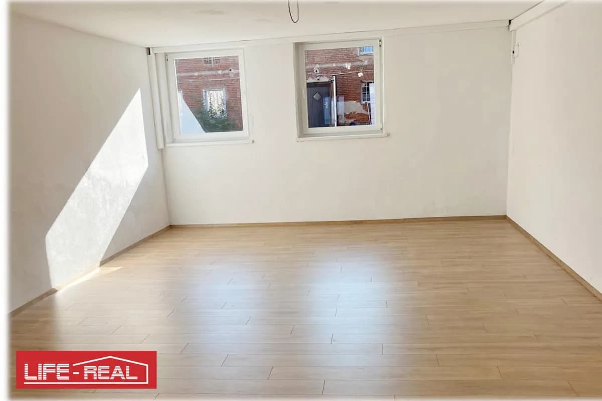 Gewerbeimmobilie mieten in Linz Land – 60 m², € 300