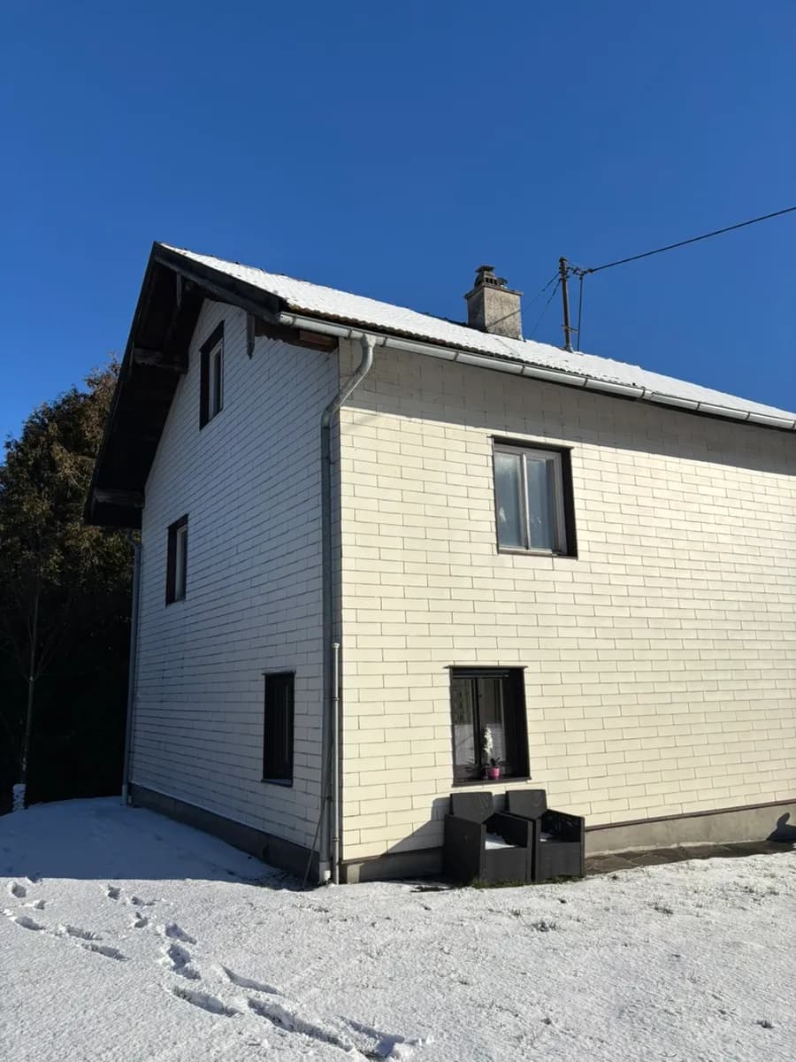 8-Zimmer-Haus kaufen in Vöcklabruck – 120 m², € 450.000 – Bild 1 von 6
