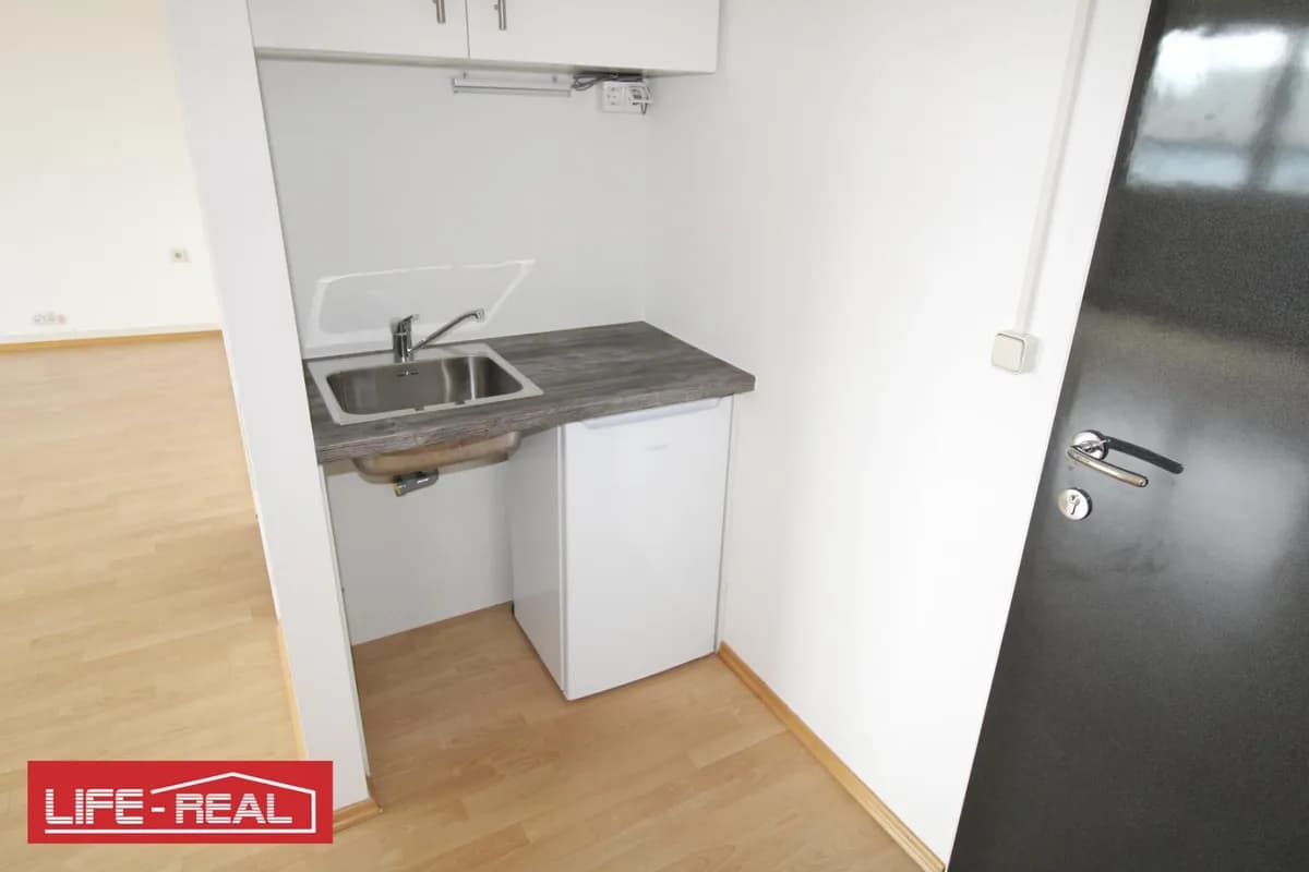 2-Zimmer-Gewerbeimmobilie mieten in Linz Land – 43 m², € 410 – Bild 4 von 7