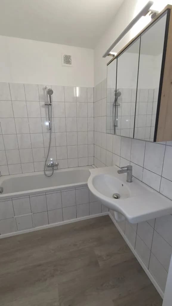 2-Zimmer-Immobilie mieten in Baden – 59,29 m², € 890 – Bild 6 von 9