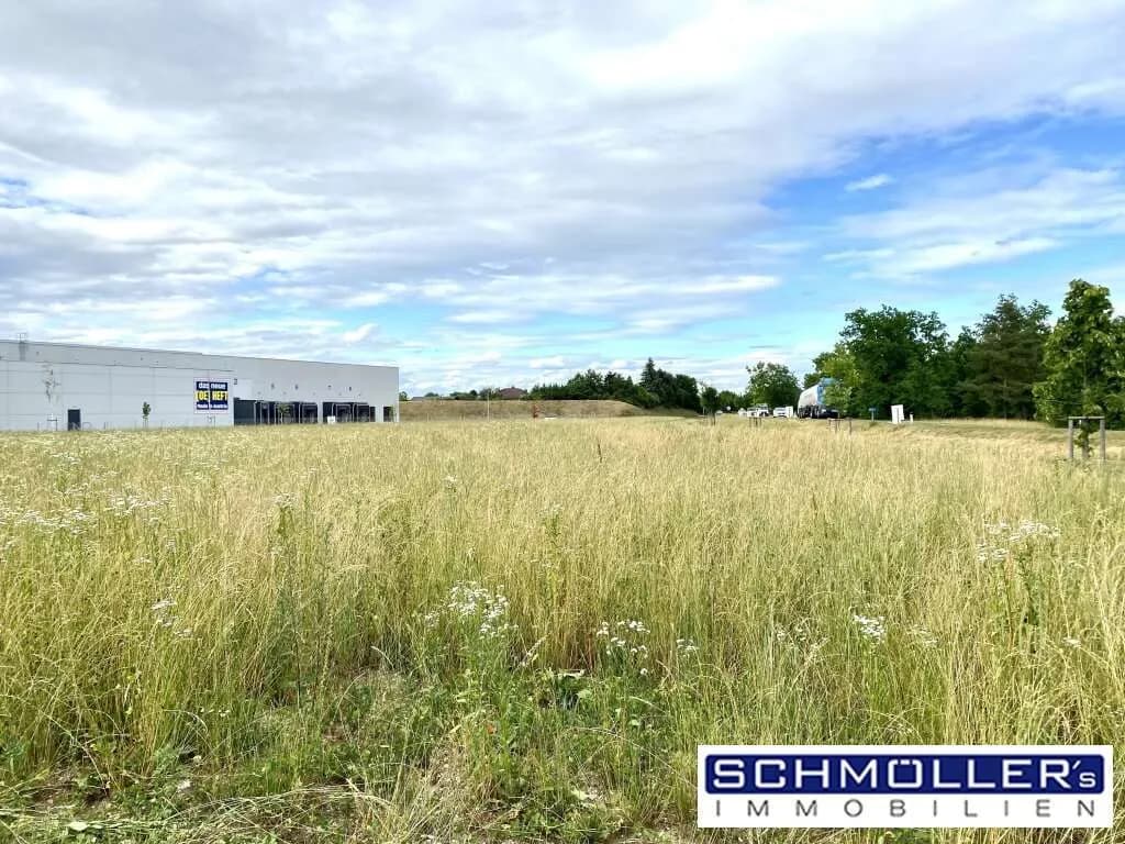Immobilie mieten in Wels-Land – 10 000 m² – Bild 1 von 4