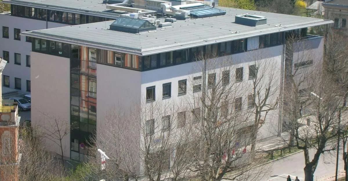 6-Zimmer-Gewerbeimmobilie kaufen in Wels – 153 m² – Bild 1 von 20