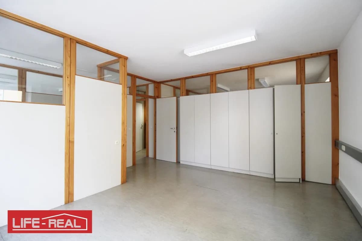 7-Zimmer-Gewerbeimmobilie mieten in Ried im Innkreis – 175 m², € 1.566 – Bild 2 von 8