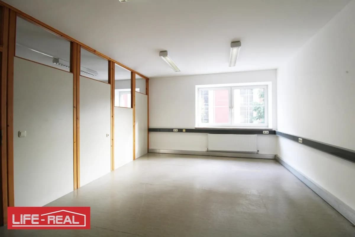 7-Zimmer-Gewerbeimmobilie mieten in Ried im Innkreis – 175 m², € 1.566 – Bild 3 von 8