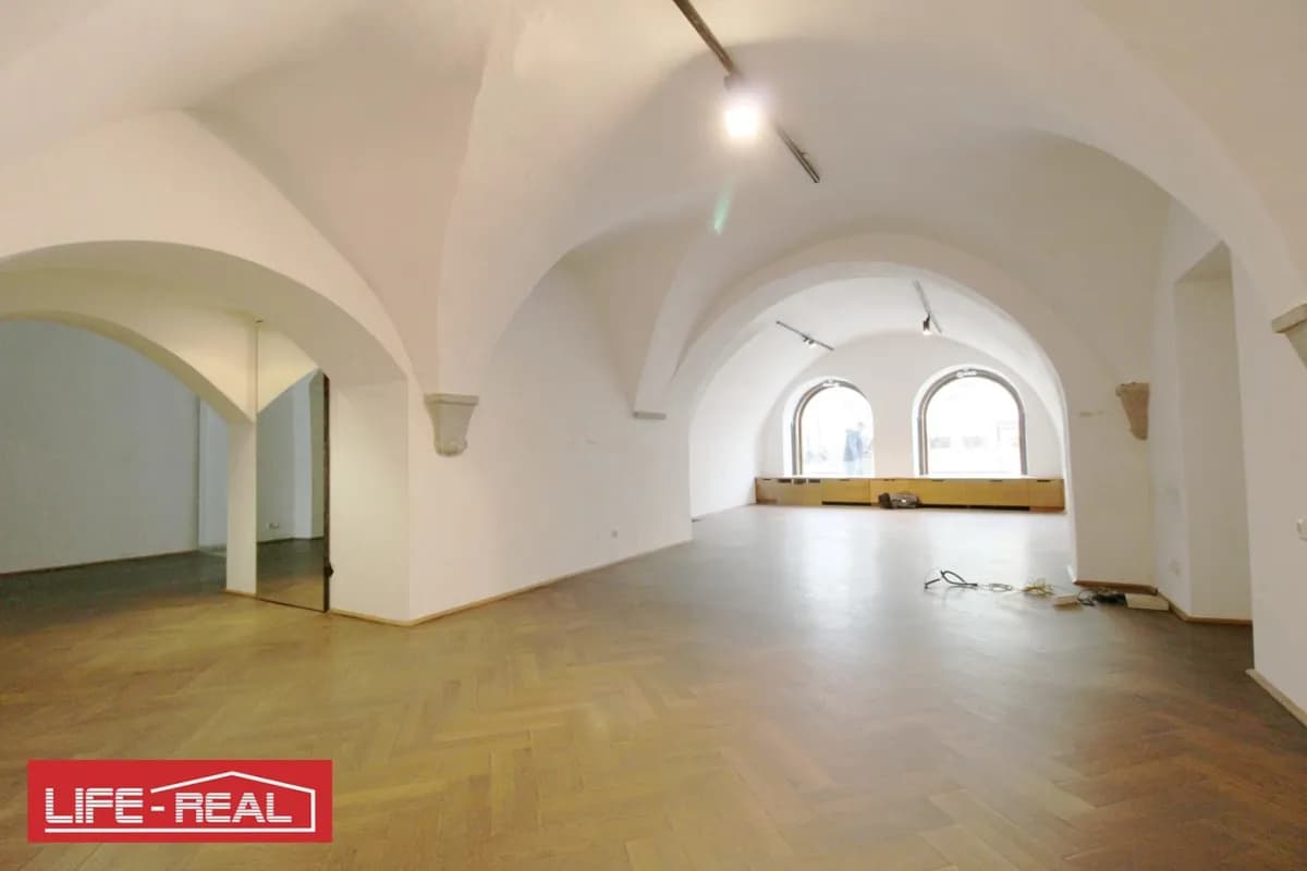 Gewerbeimmobilie mieten in Ried im Innkreis – 180 m², € 2.400 – Bild 2 von 11