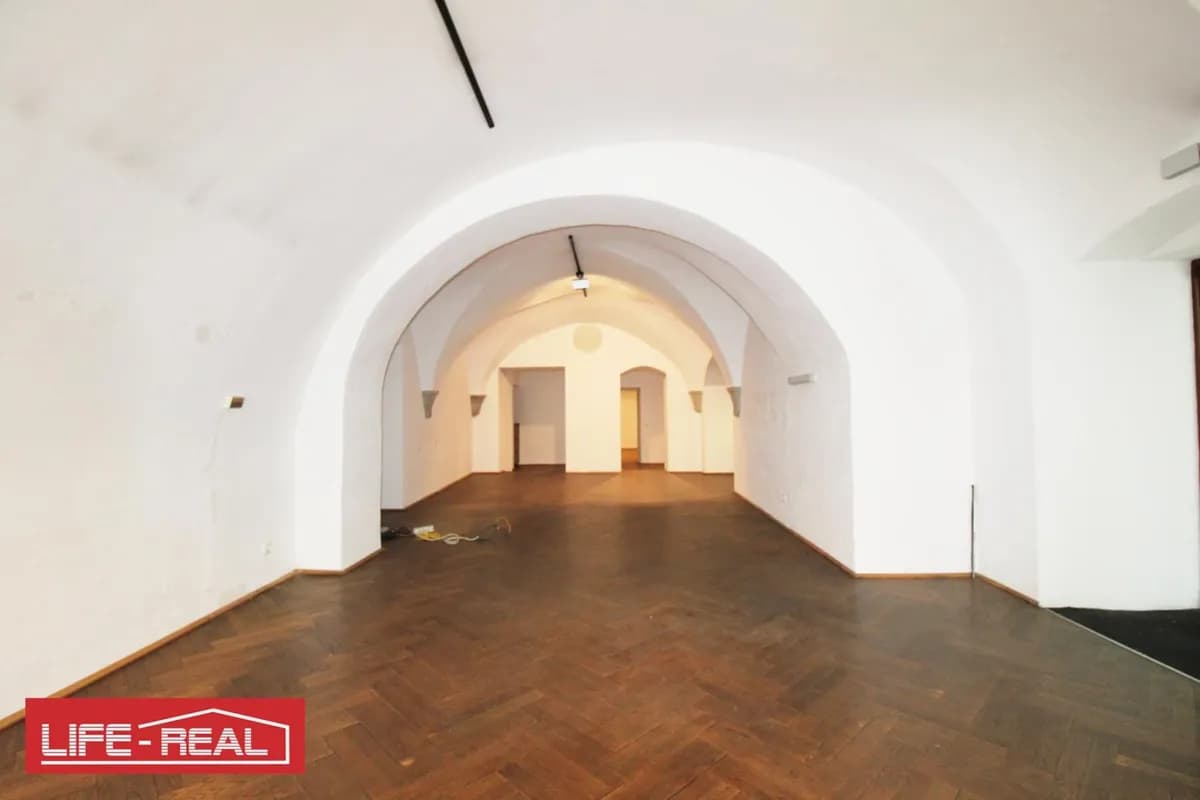 Gewerbeimmobilie mieten in Ried im Innkreis – 180 m², € 2.400 – Bild 4 von 11