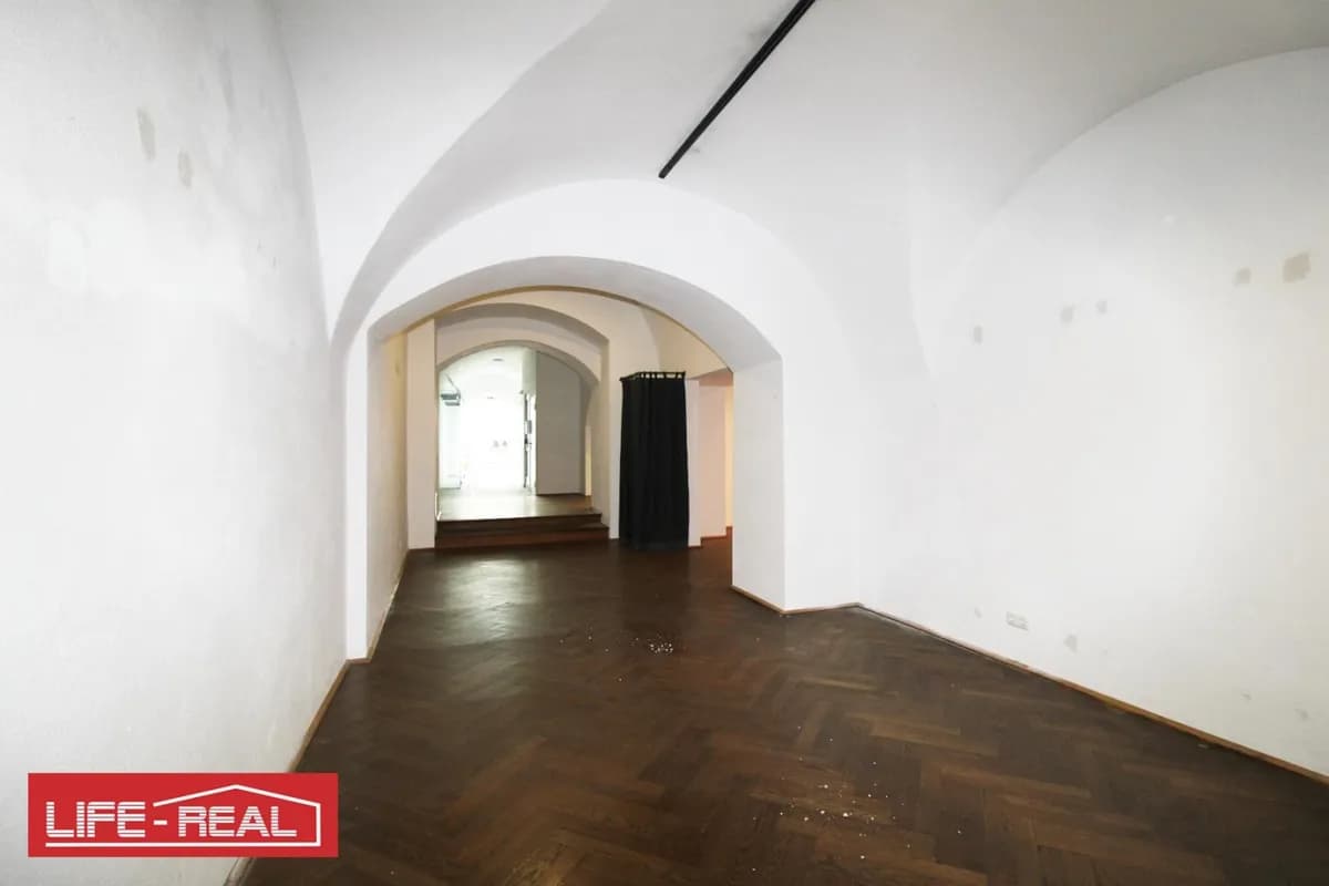 Gewerbeimmobilie mieten in Ried im Innkreis – 180 m², € 2.400 – Bild 8 von 11