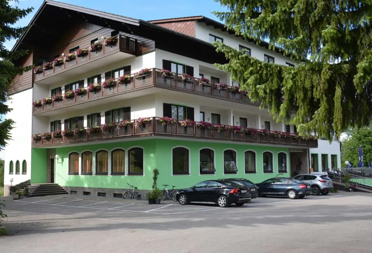 Haus kaufen in Vöcklabruck – 2 500 m² – Bild 13 von 18