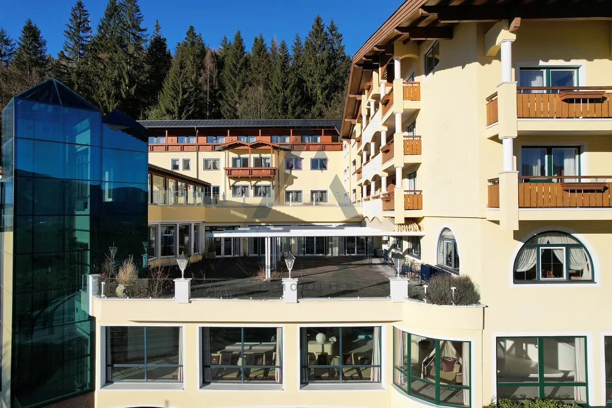 62-Zimmer-Gewerbeimmobilie kaufen in Kitzbühel – 6 921 m² – Bild 3 von 18