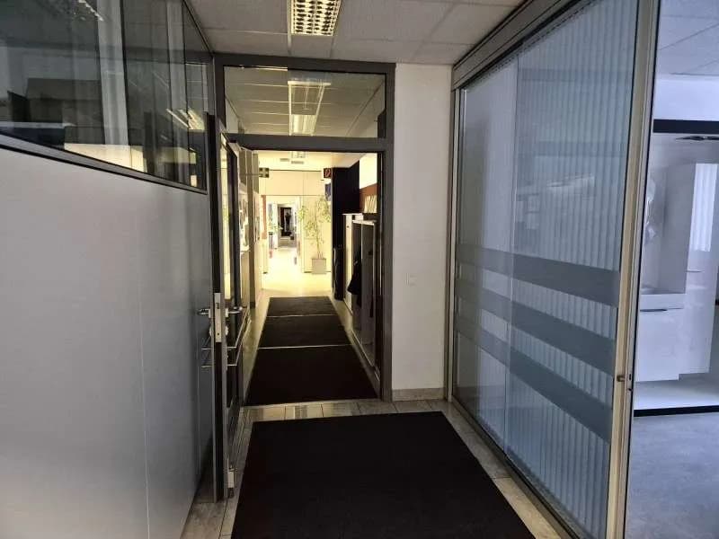 Gewerbeimmobilie mieten in Sankt Pölten Land – 800 m², € 6.800 – Bild 1 von 3