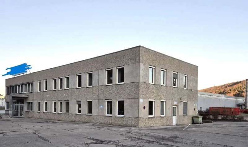 Gewerbeimmobilie mieten in Sankt Pölten Land – 800 m², € 6.800 – Bild 2 von 3
