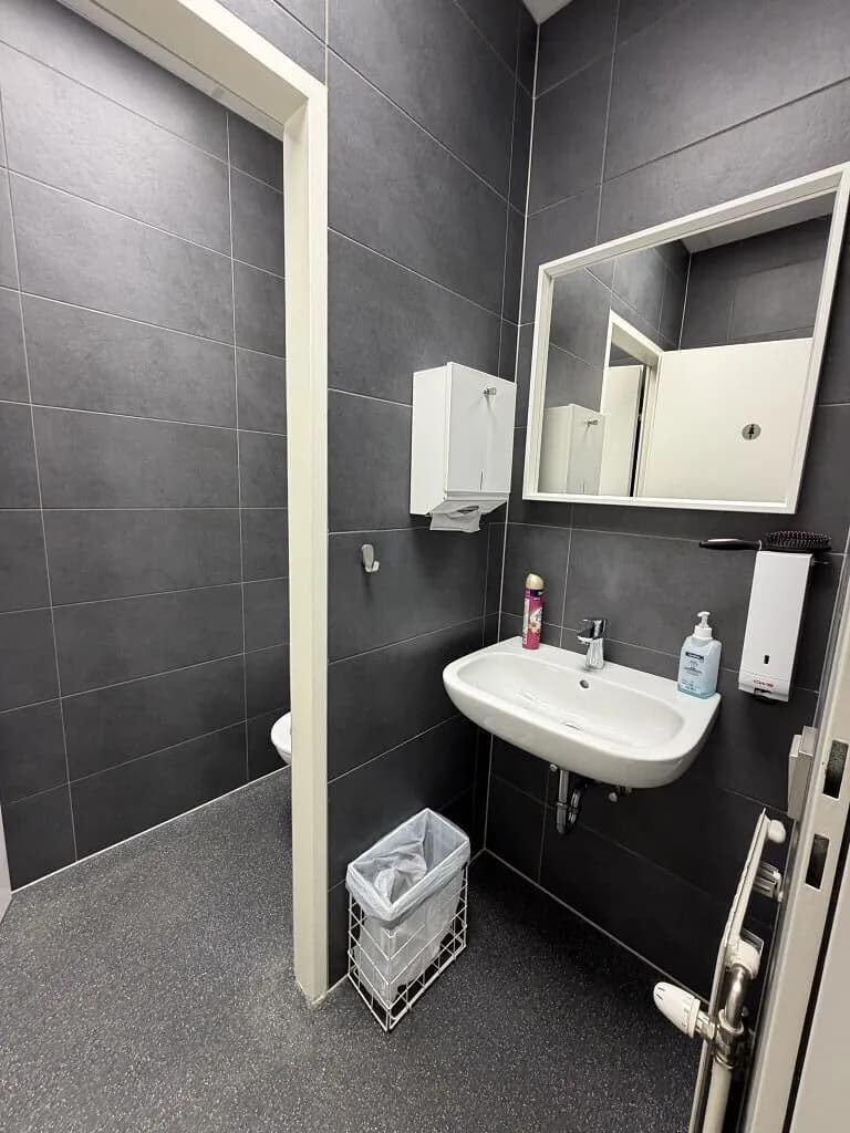 4-Zimmer-Gewerbeimmobilie mieten in Wien – 168 m², € 1.787 – Bild 35 von 39