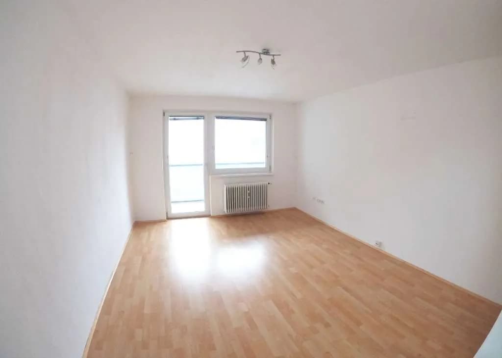 1-Zimmer-Wohnung mieten in Innsbruck – 32 m², € 850 – Bild 1 von 9