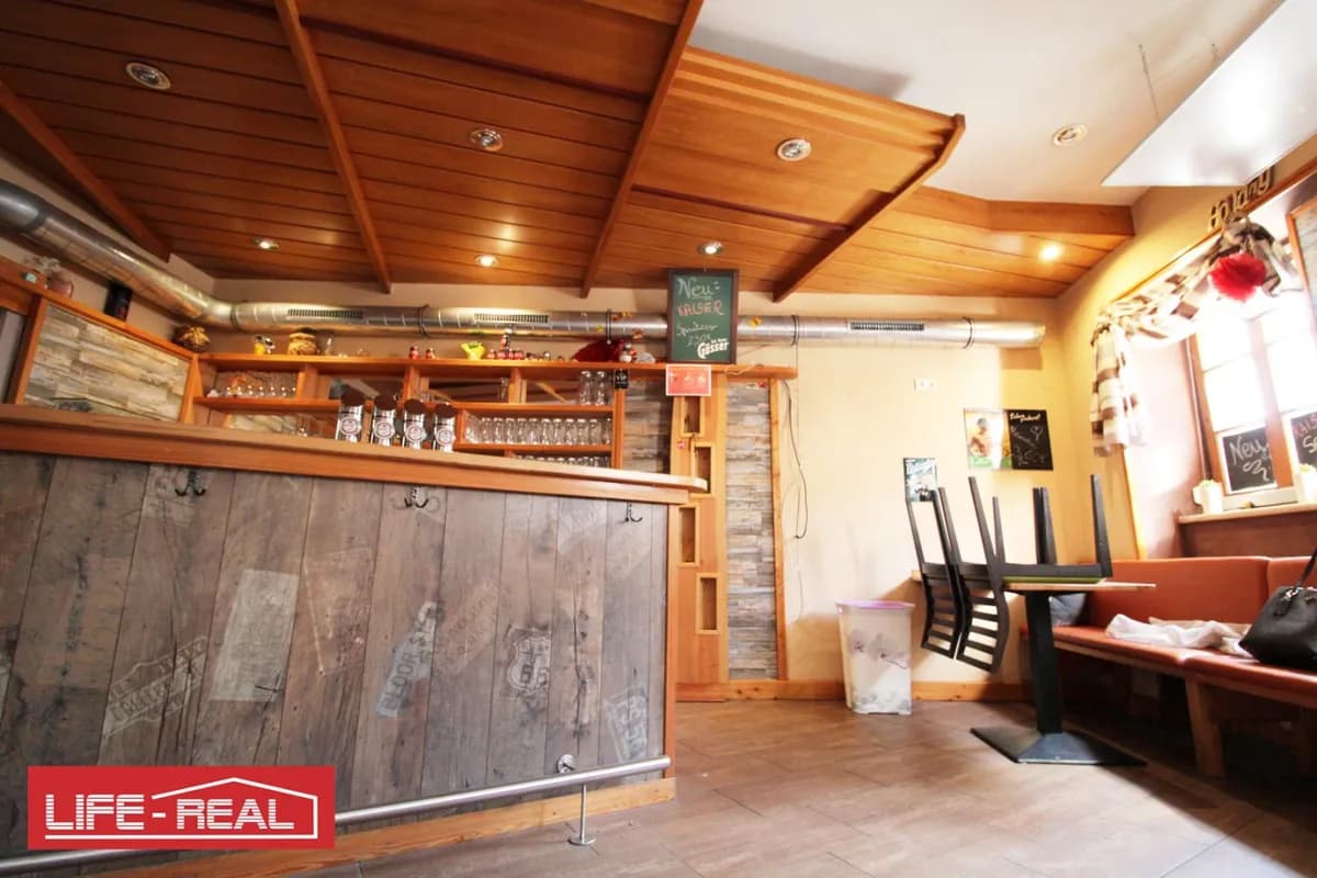 Gewerbeimmobilie mieten in Freistadt – 100 m², € 833