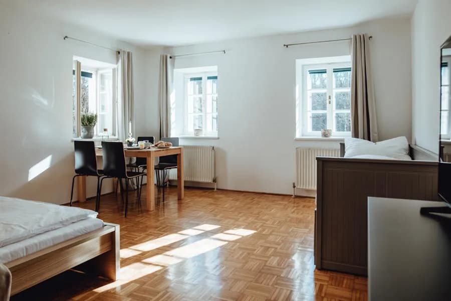 Wohnung mieten in Salzburg Stadt – 35 m², € 960 – Bild 2 von 7