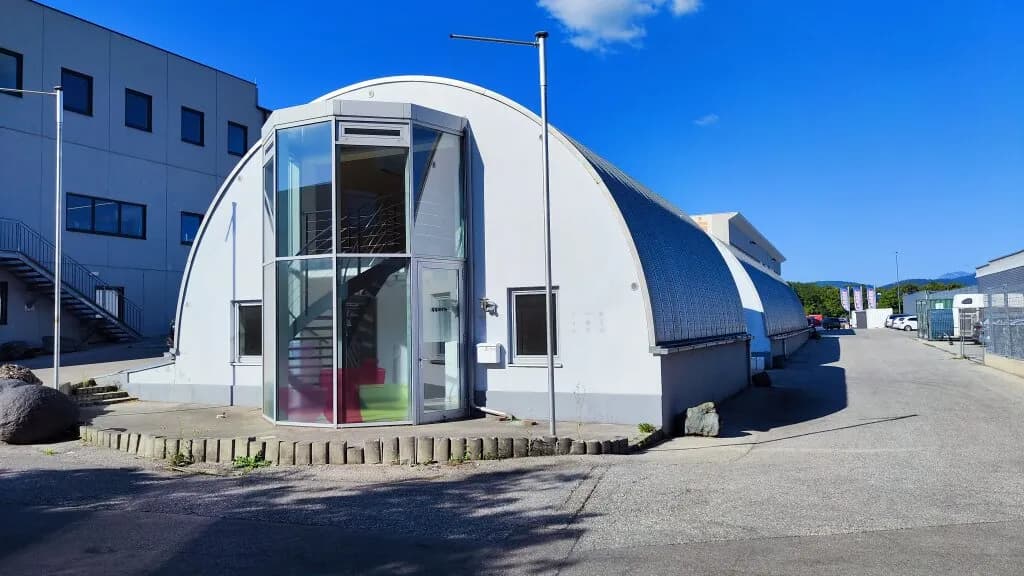 Gewerbeimmobilie mieten in Neunkirchen – 183 m², € 2.080