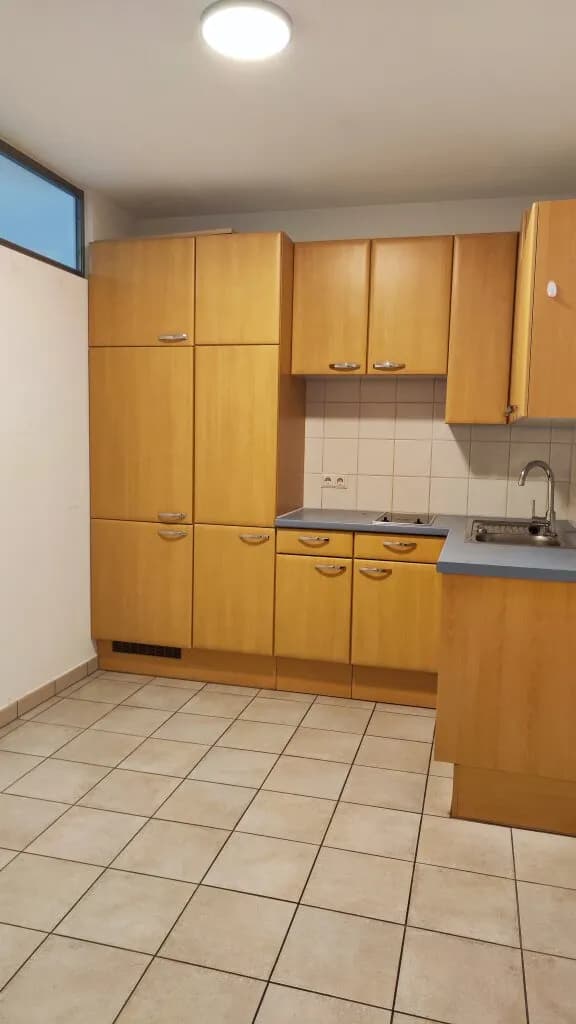 Gewerbeimmobilie mieten in Neunkirchen – 183 m², € 2.080 – Bild 9 von 16