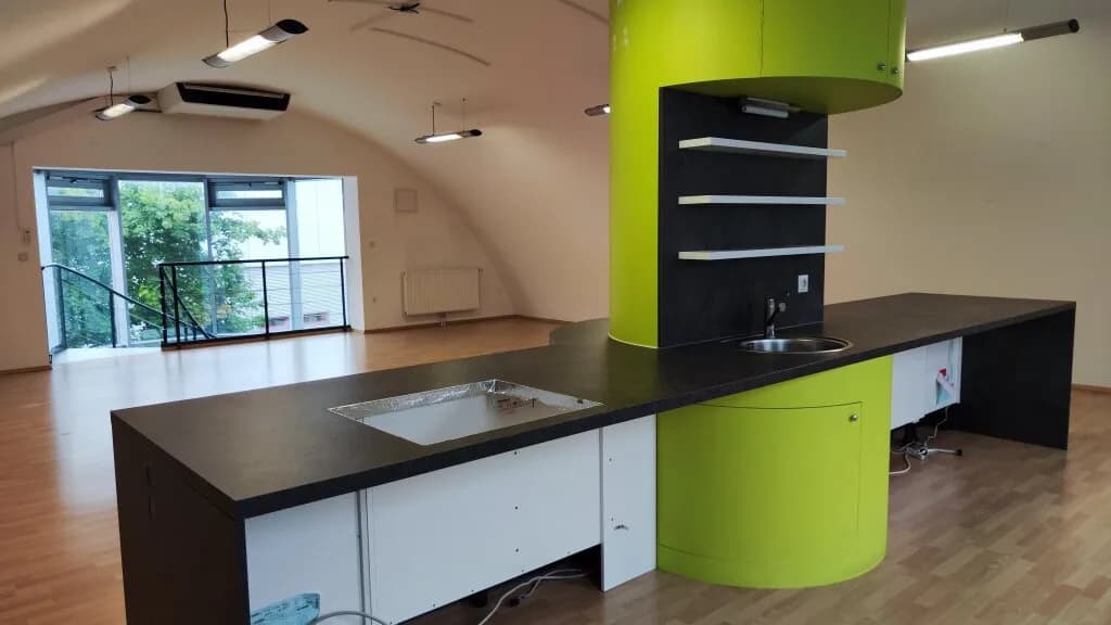Gewerbeimmobilie mieten in Neunkirchen – 183 m², € 2.080 – Bild 13 von 16