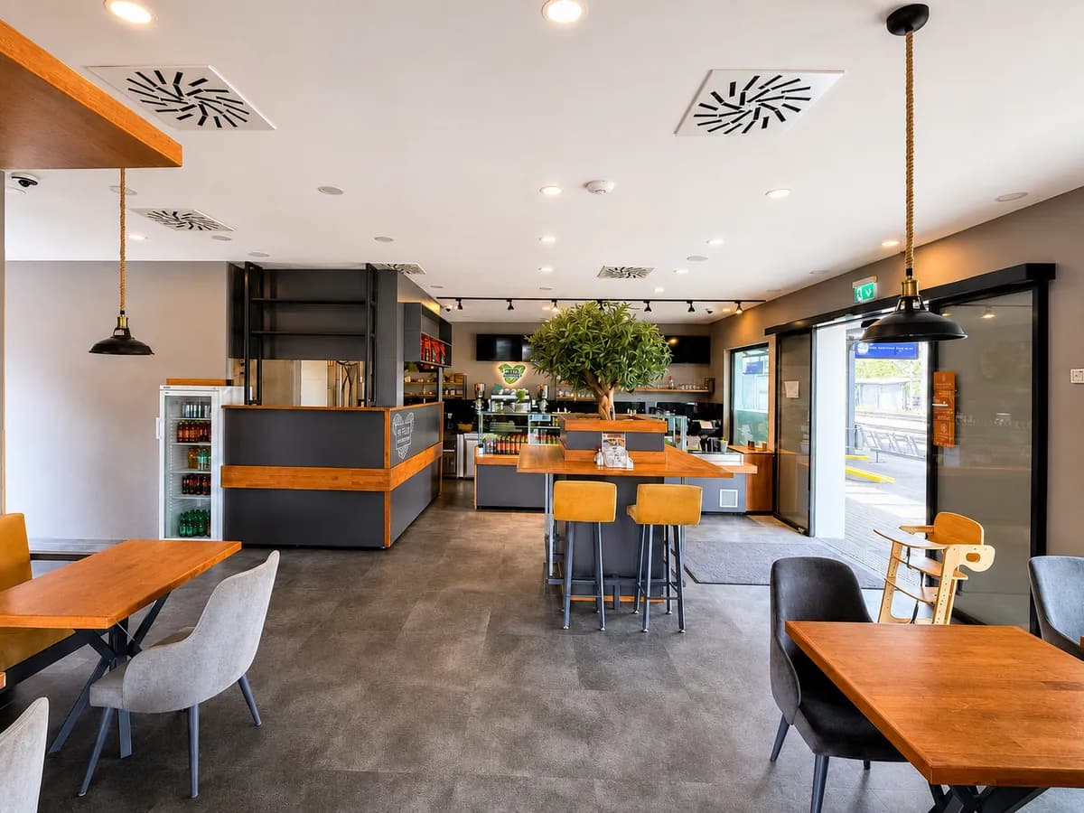 Gewerbeimmobilie mieten in Wiener Neustadt Land – 120 m², € 900 – Bild 1 von 6