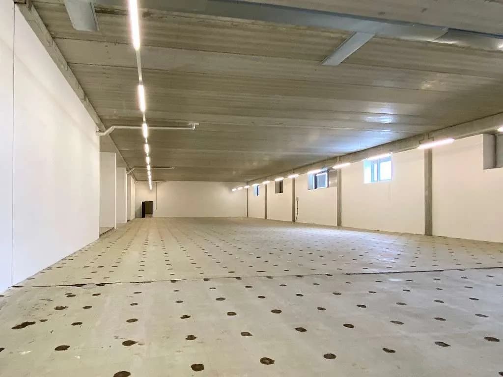 Gewerbeimmobilie mieten in Wien – 1 387 m², € 27.671 – Bild 1 von 14
