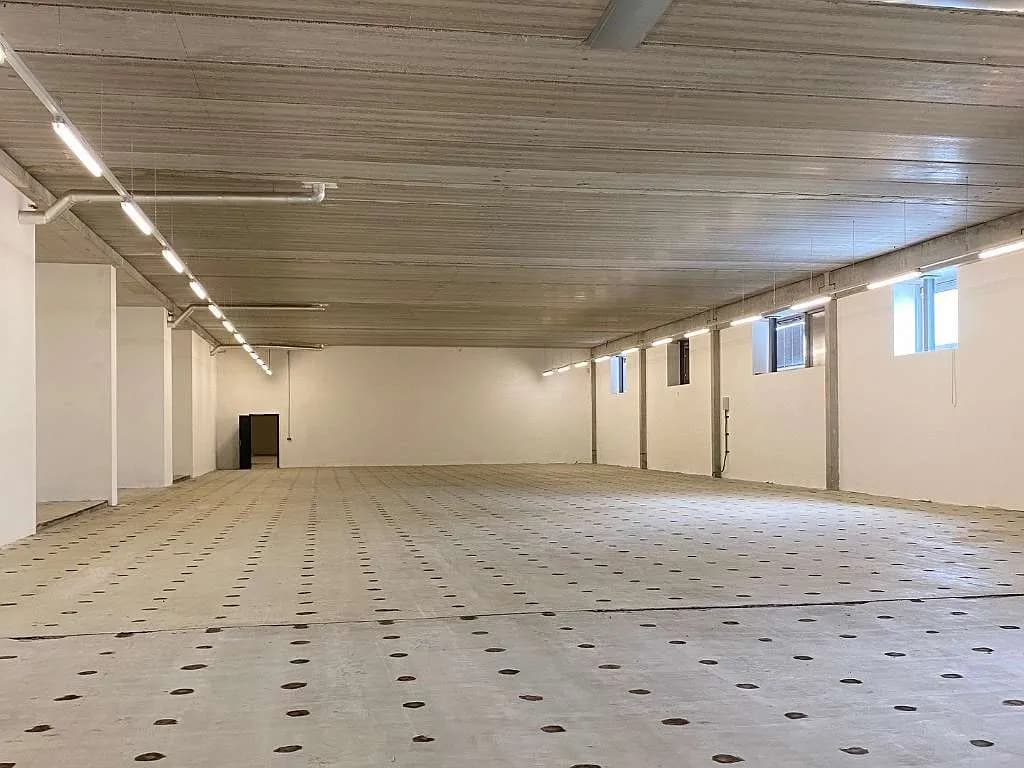 Gewerbeimmobilie mieten in Wien – 1 387 m², € 27.671 – Bild 2 von 14