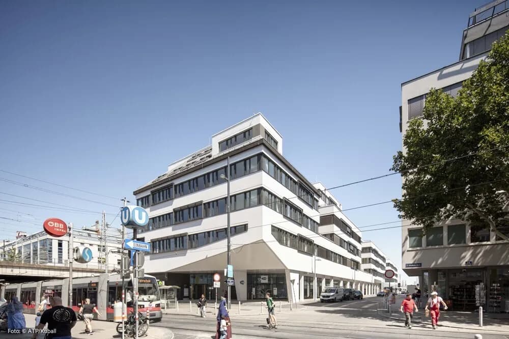 Gewerbeimmobilie mieten in Wien – 3 163 m², € 16 – Bild 1 von 17