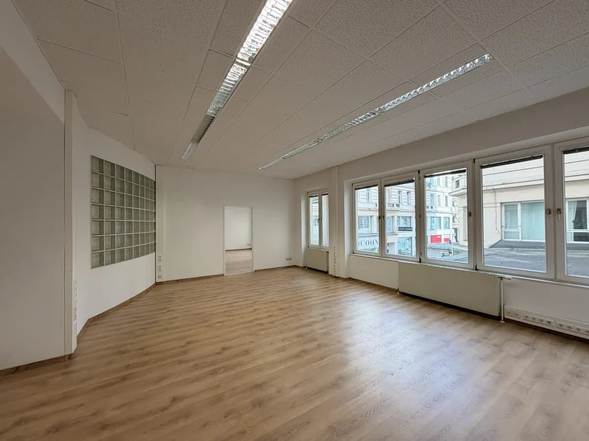 5-Zimmer-Gewerbeimmobilie mieten in Wien – 250 m², € 3.490 – Bild 8 von 13