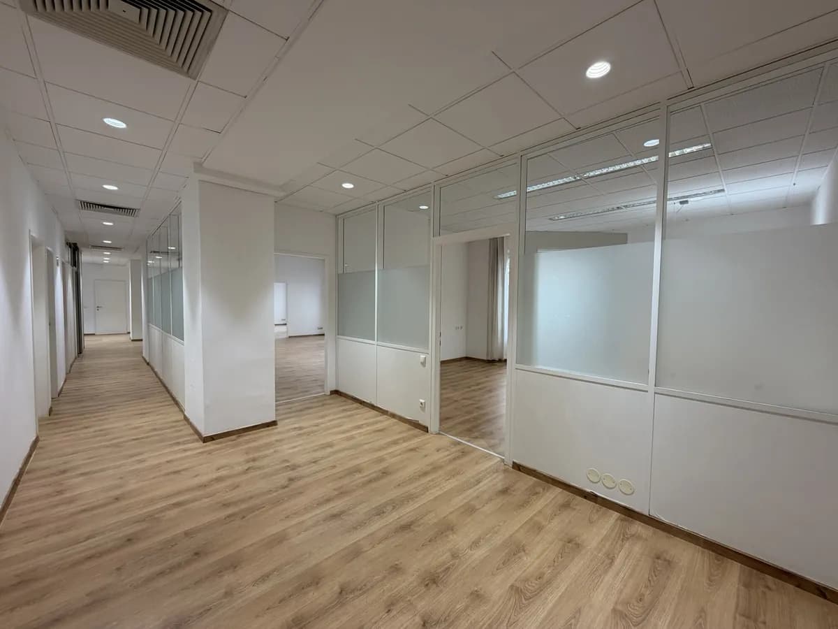 5-Zimmer-Gewerbeimmobilie mieten in Wien – 250 m², € 3.490 – Bild 10 von 13