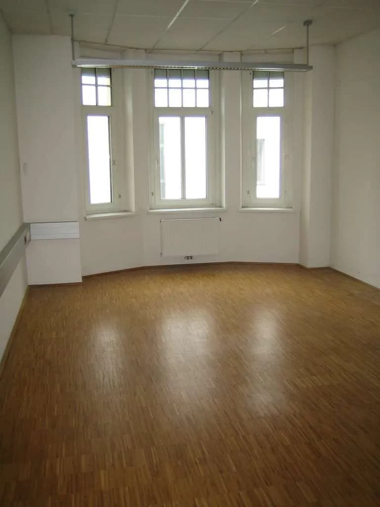 2-Zimmer-Gewerbeimmobilie mieten in Wels – 87 m², € 1.045