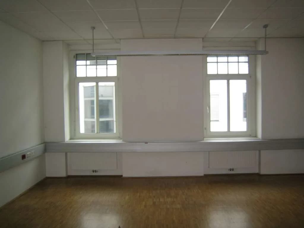 2-Zimmer-Gewerbeimmobilie mieten in Wels – 87 m², € 1.045 – Bild 3 von 7