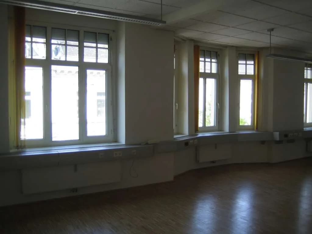 2-Zimmer-Gewerbeimmobilie mieten in Wels – 87 m², € 1.045 – Bild 4 von 7