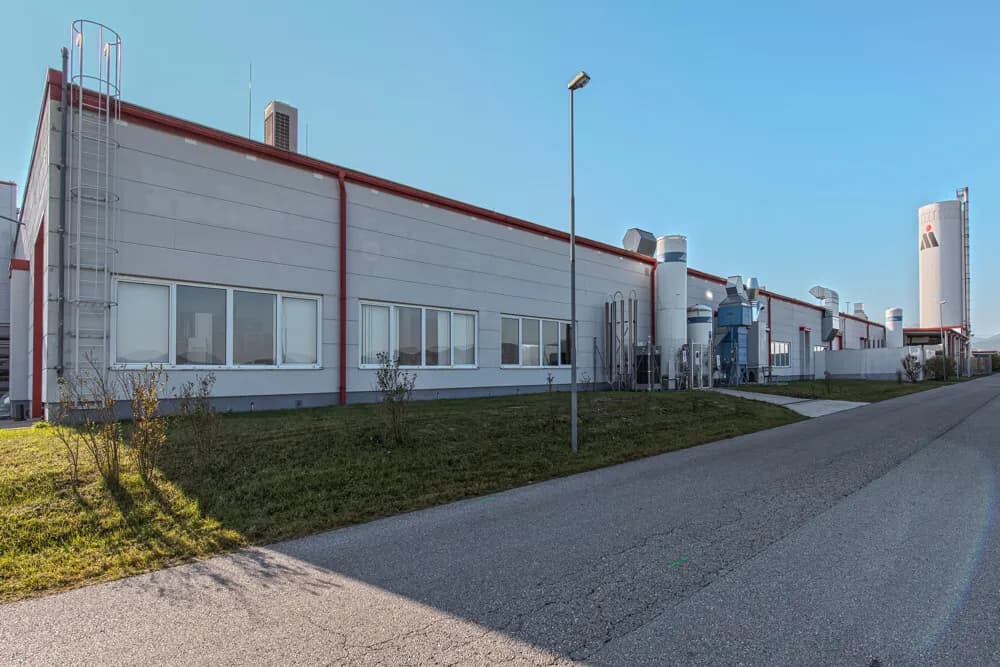 Gewerbeimmobilie mieten in Wiener Neustadt Land – 6 500 m², € 5 – Bild 3 von 6