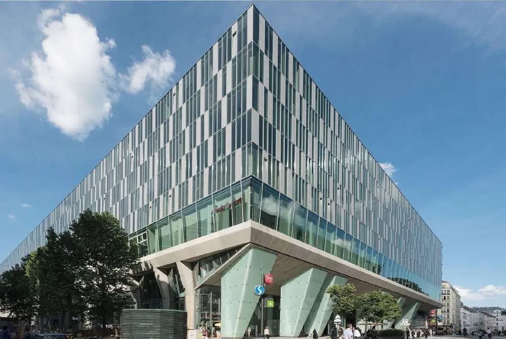 Gewerbeimmobilie mieten in Wien – 1 193 m², € 23