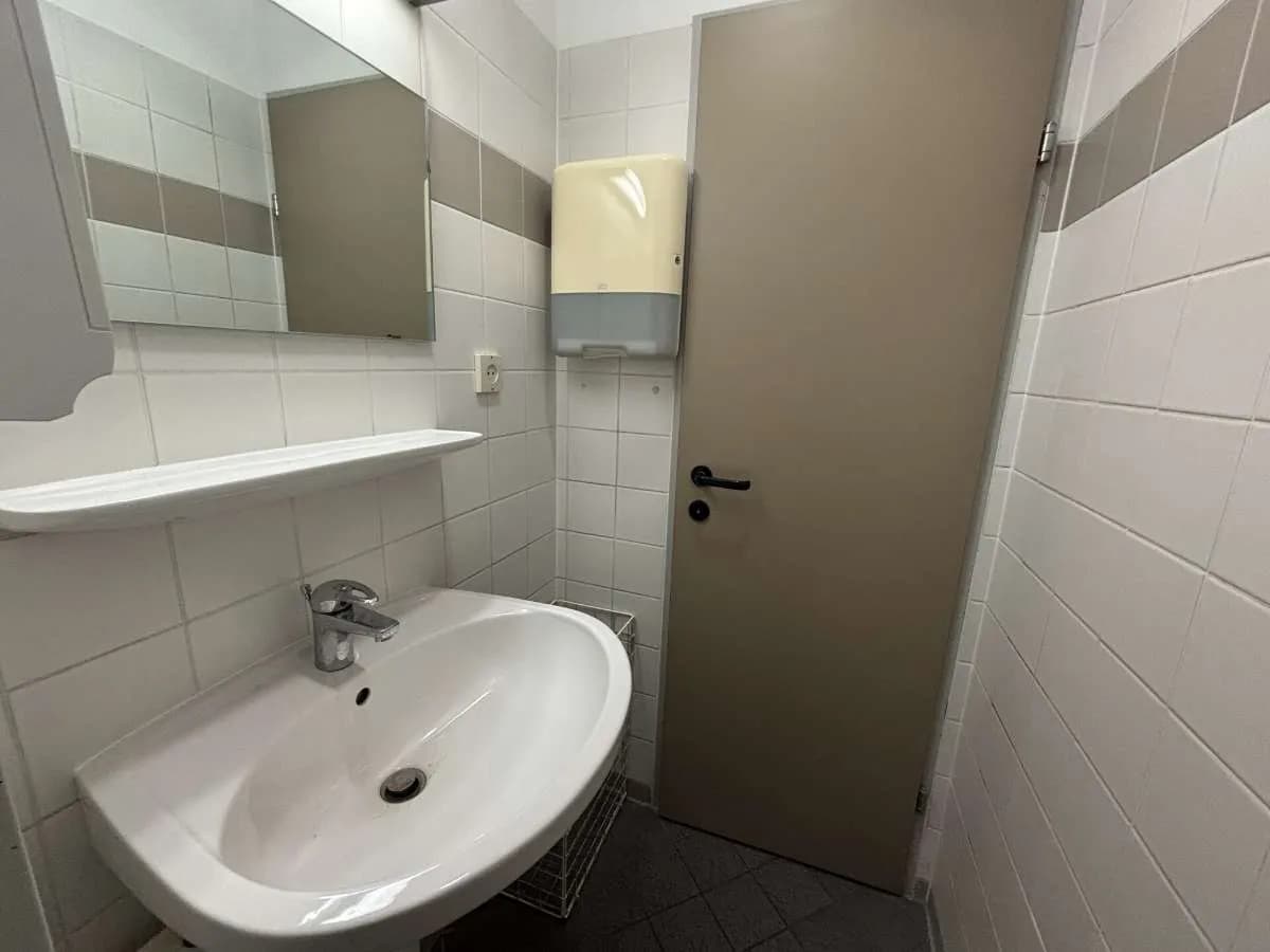 Gewerbeimmobilie mieten in Wien – 378 m², € 6.868 – Bild 14 von 15