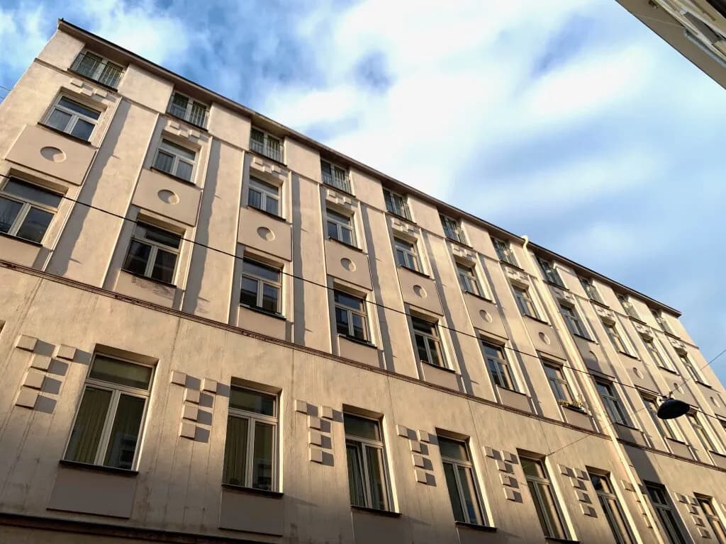 2-Zimmer-Wohnung mieten in Wien – 81 m², € 1.450 – Bild 1 von 18
