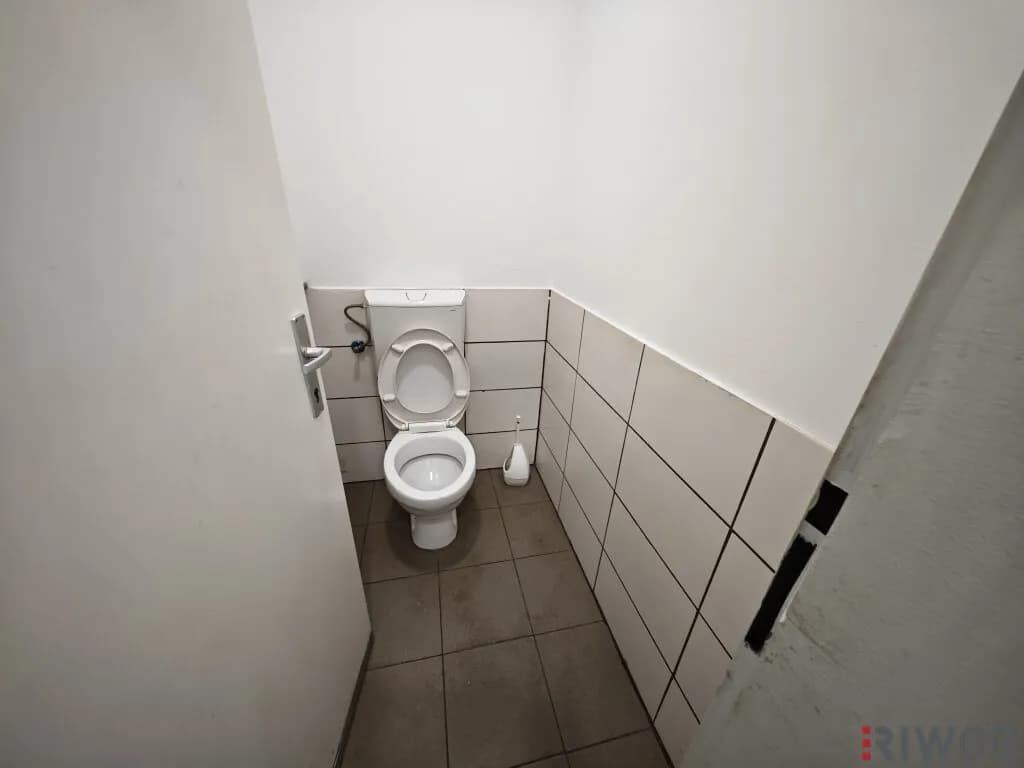 Gewerbeimmobilie mieten in Gänserndorf – 243 m², € 1.557 – Bild 7 von 8