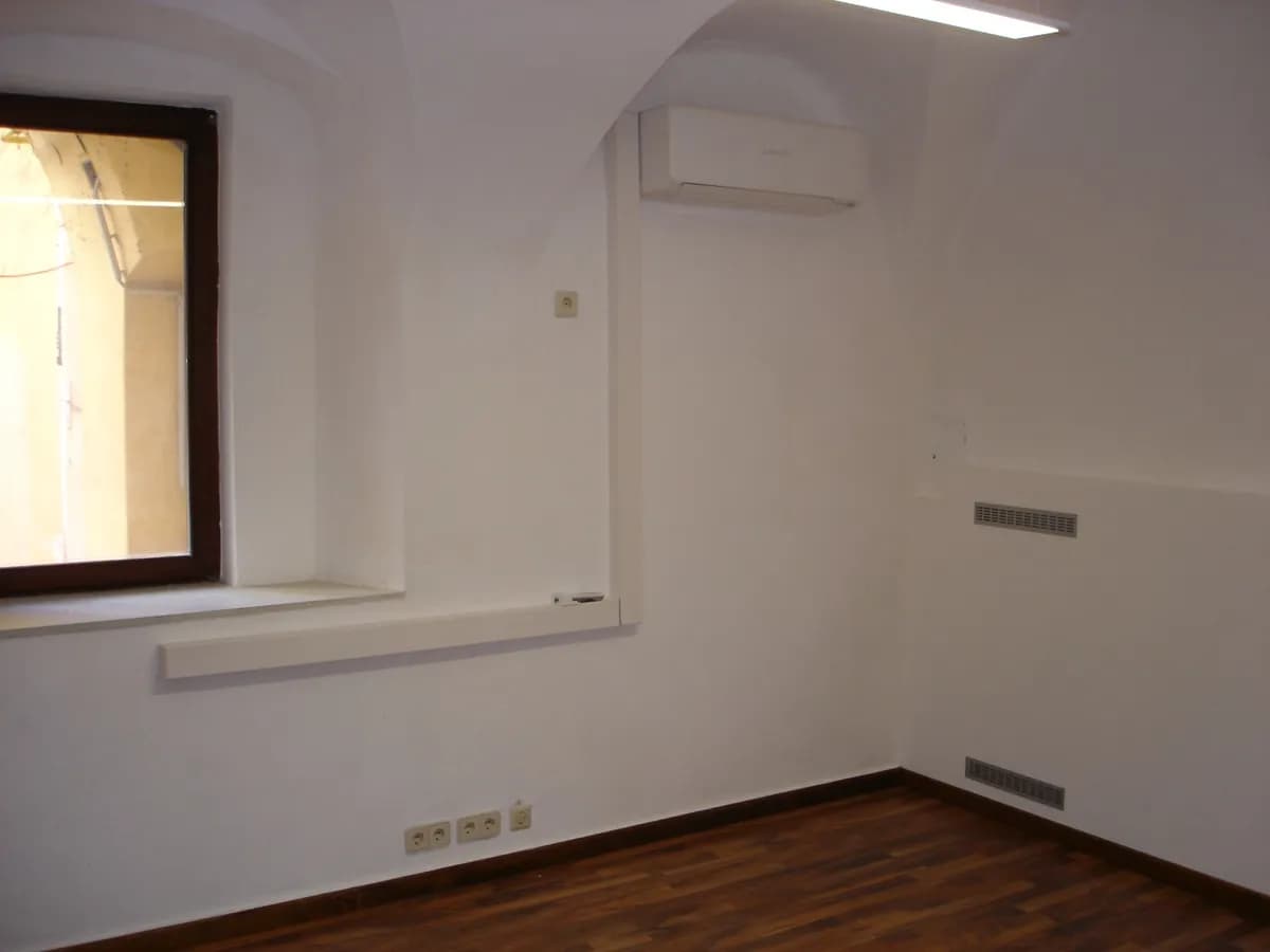 1-Zimmer-Gewerbeimmobilie mieten in Sankt Pölten – 19 m², € 395 – Bild 2 von 7