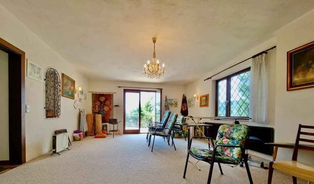 8-Zimmer-Haus kaufen in Neunkirchen – 382 m², € 499.000 – Bild 5 von 26