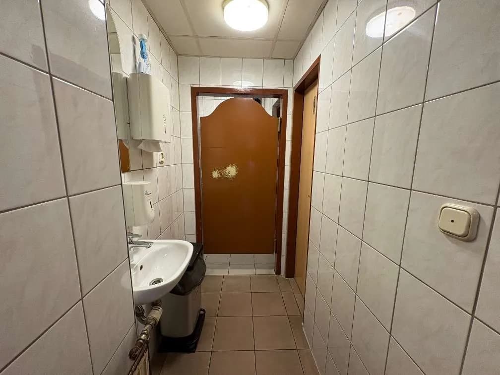 Gewerbeimmobilie mieten in Wien – 140 m², € 1.200 – Bild 28 von 28