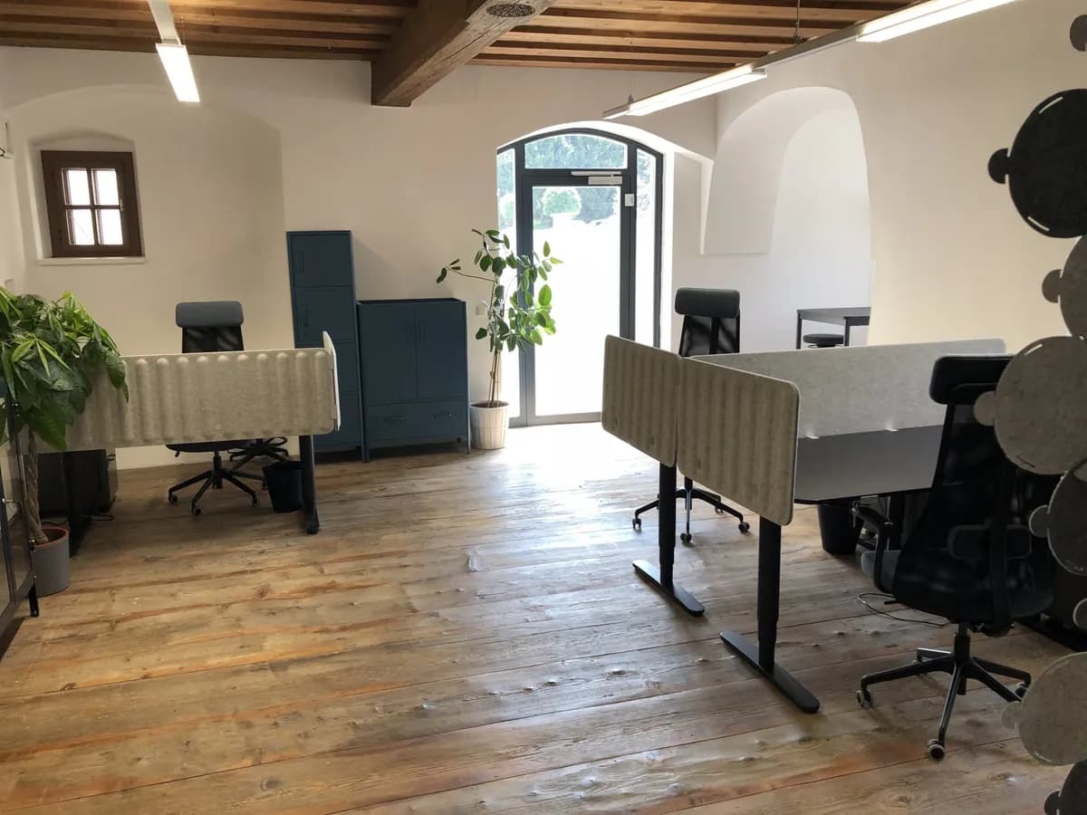 1-Zimmer-Gewerbeimmobilie mieten in Amstetten – 117,62 m², € 1.075 – Bild 11 von 11