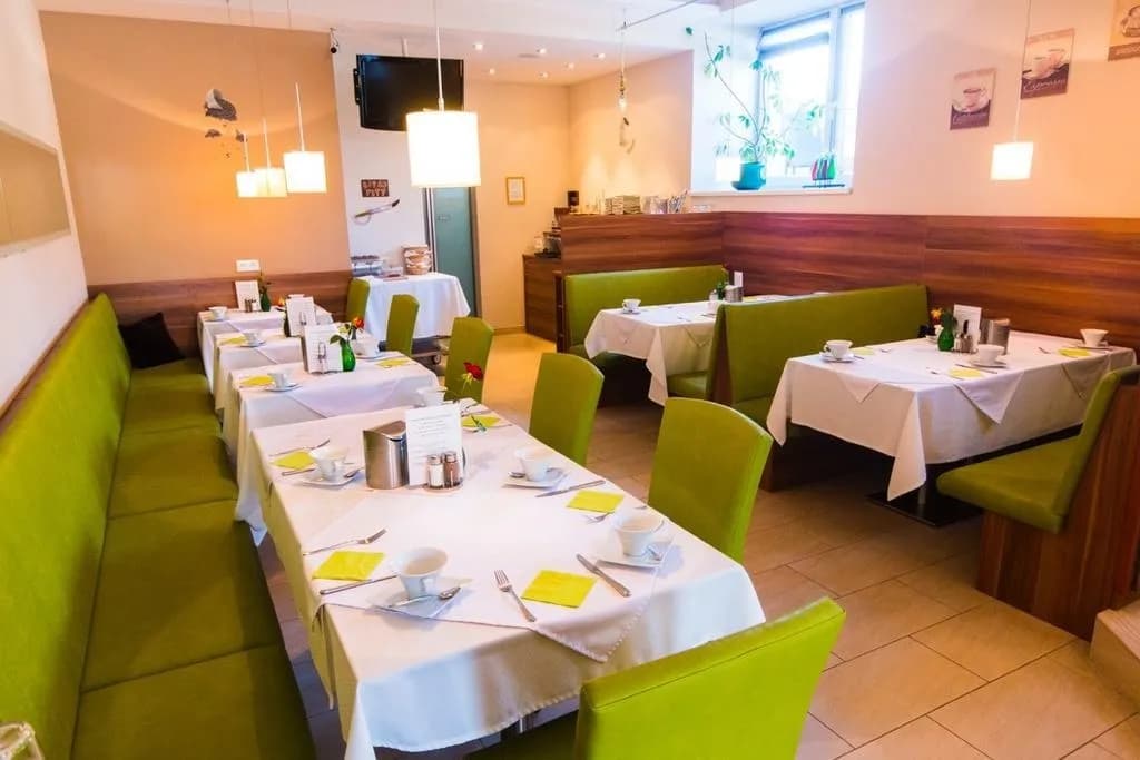 Gewerbeimmobilie kaufen in Baden – 749 m², € 1.920.000 – Bild 2 von 20