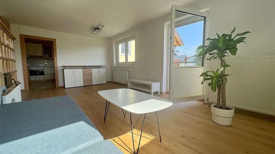 4-Zimmer-Wohnung mieten in Vöcklabruck – 98 m², € 1.280 – Bild 2 von 8