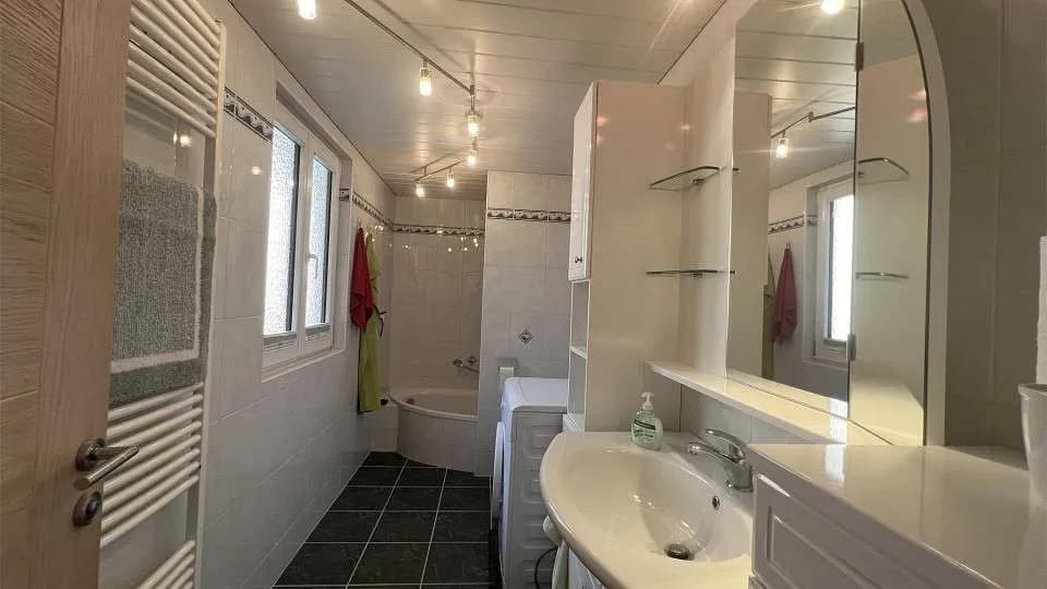 4-Zimmer-Wohnung mieten in Vöcklabruck – 98 m², € 1.280 – Bild 4 von 8